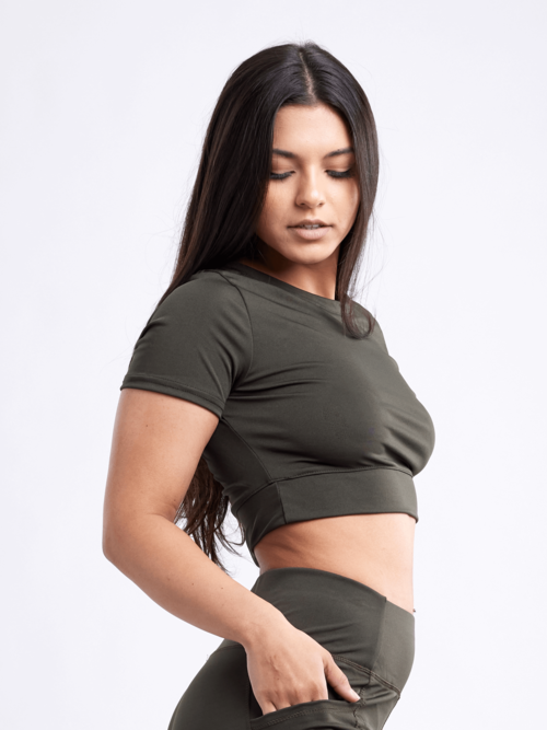 Short-Sleeve Crop Top - Outdoorsavage