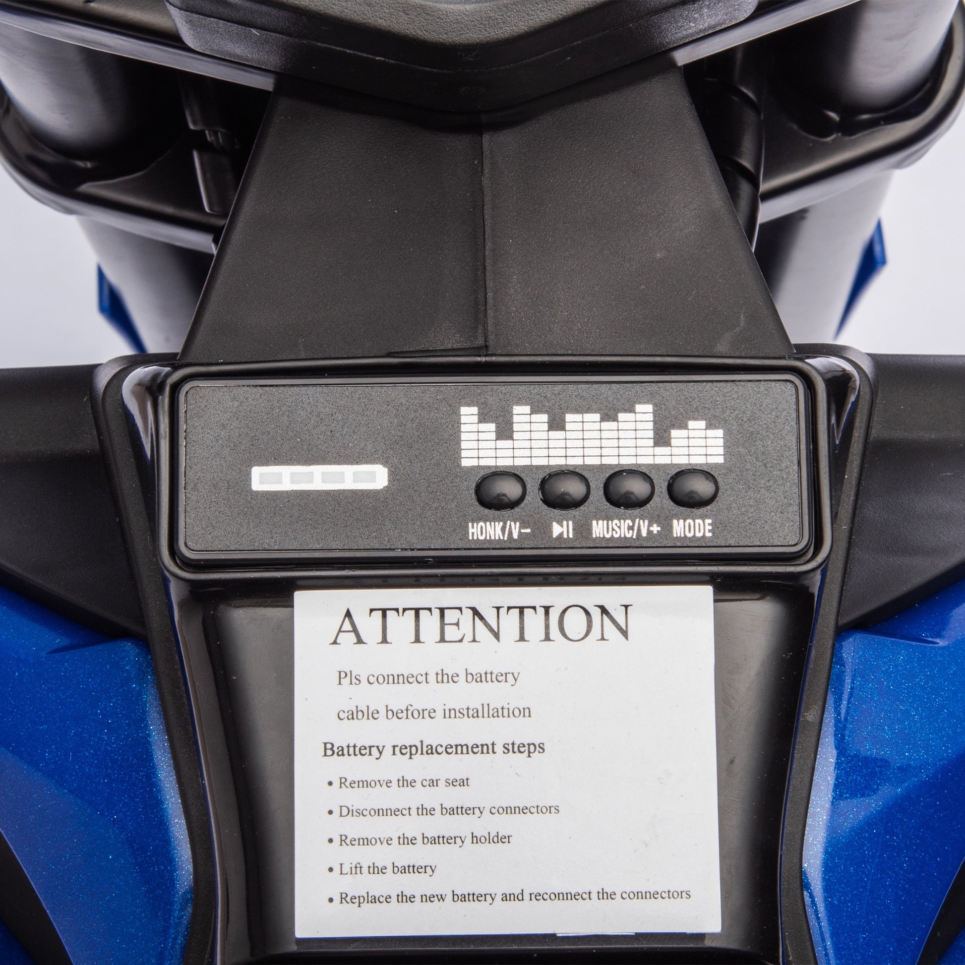 Dieses 24V Elektro-Dirtbike für Kinder ist das ideale Offroad-Motorrad für aufregende Abenteuer. Ausgestattet mit einem Key-Switch, Gasgriff, Bremsen, Bluetooth, Musik- und Hupe-Funktionen bietet es stundenlangen Spielspaß. Mit Geschwindigkeiten von bis zu 9,38 MPH ist dieses Elektrospielzeug perfekt für Kinder im Alter von 5-15 Jahren. Ideal für Outdoor-Enthusiasten und Abenteuerlustige!