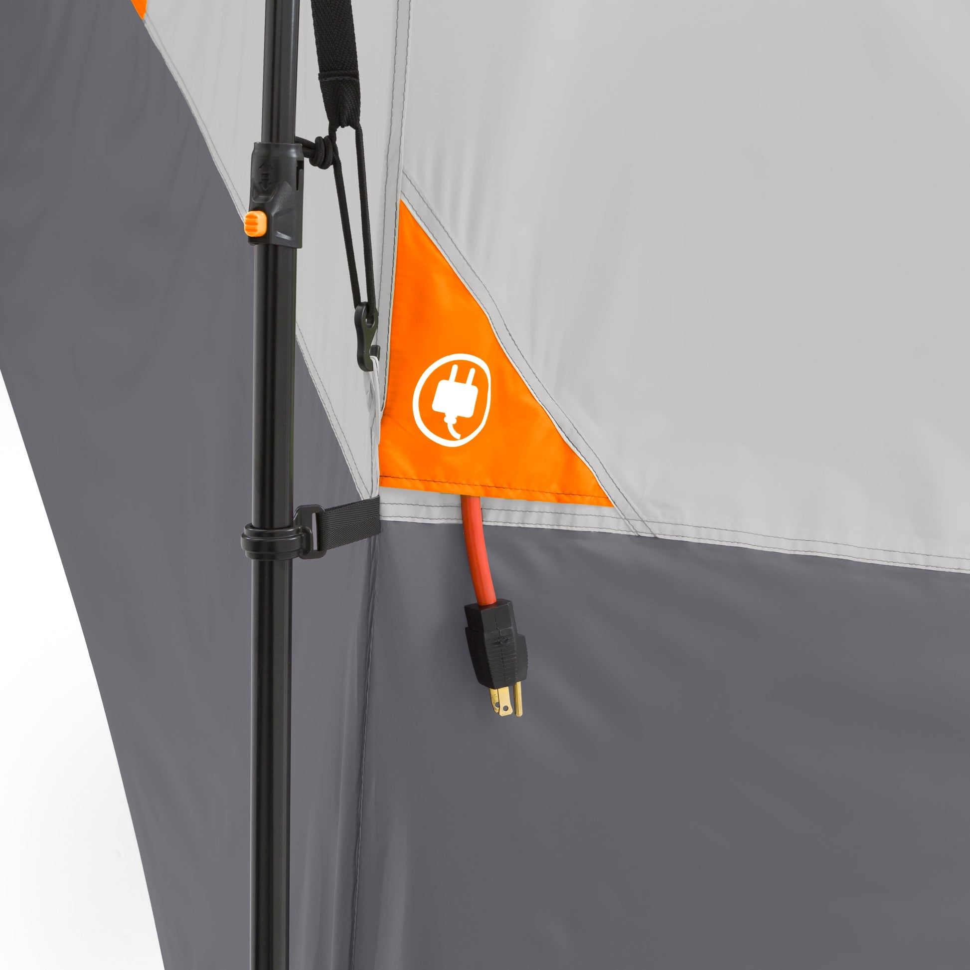 Eine geräumige 20' x 18' Instant Cabin Zelt für 12 Personen, ausgestattet mit einem Bildschirmraum für zusätzlichen Komfort. Mit einem Gewicht von nur 56,5 lbs ist dieses Zelt ideal für Campingausflüge und Outdoor-Abenteuer geeignet.