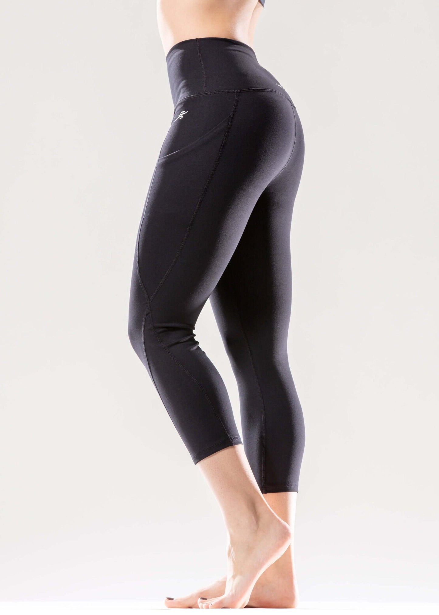 Jolie High-Waisted Capri Leggings with Hip Pockets - Outdoorsavage