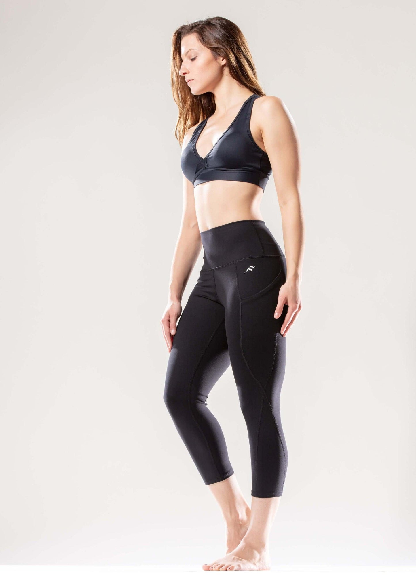 Jolie High-Waisted Capri Leggings with Hip Pockets - Outdoorsavage