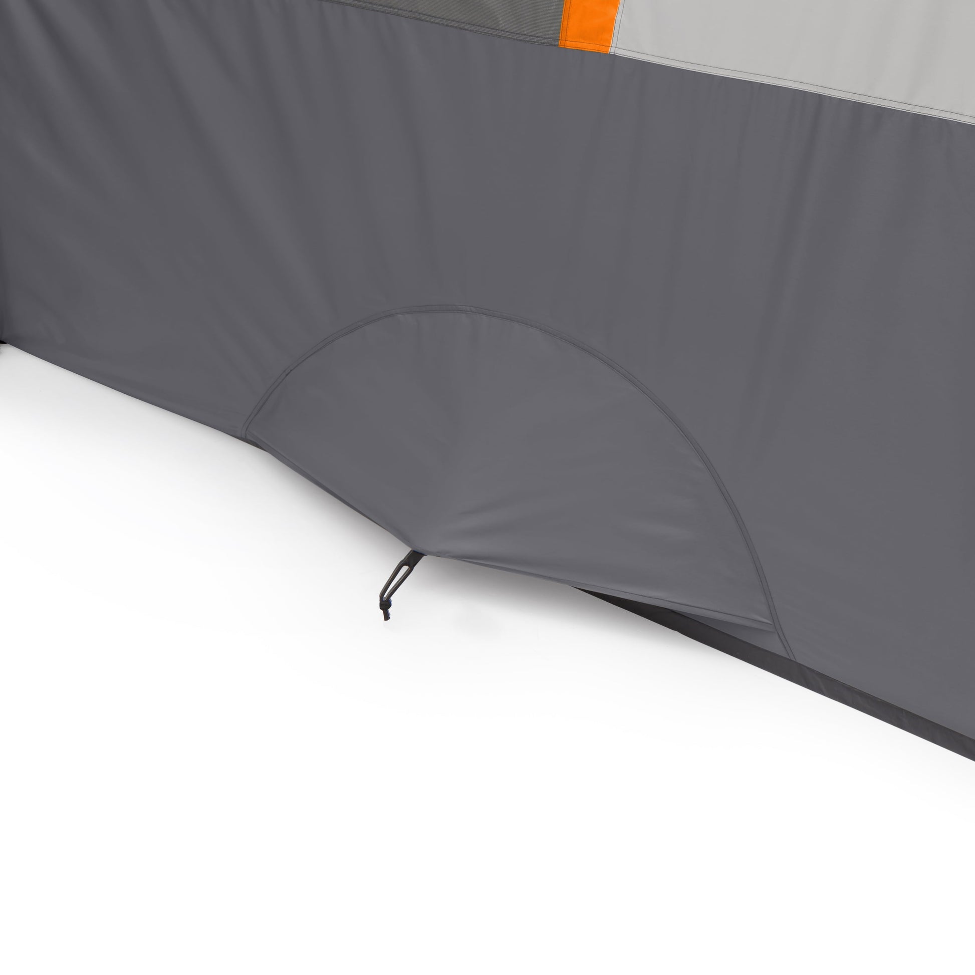Dieses geräumige 20' x 18' Instant Cabin Zelt bietet Platz für bis zu 12 Personen und verfügt über ein separates Screen Room für zusätzliche Belüftung und Schutz vor Insekten. Mit einem Gewicht von nur 56,5 lbs ist dieses Zelt leicht zu tragen und einfach aufzubauen. Perfekt für Familienausflüge, Camping-Abenteuer und Outdoor-Events.