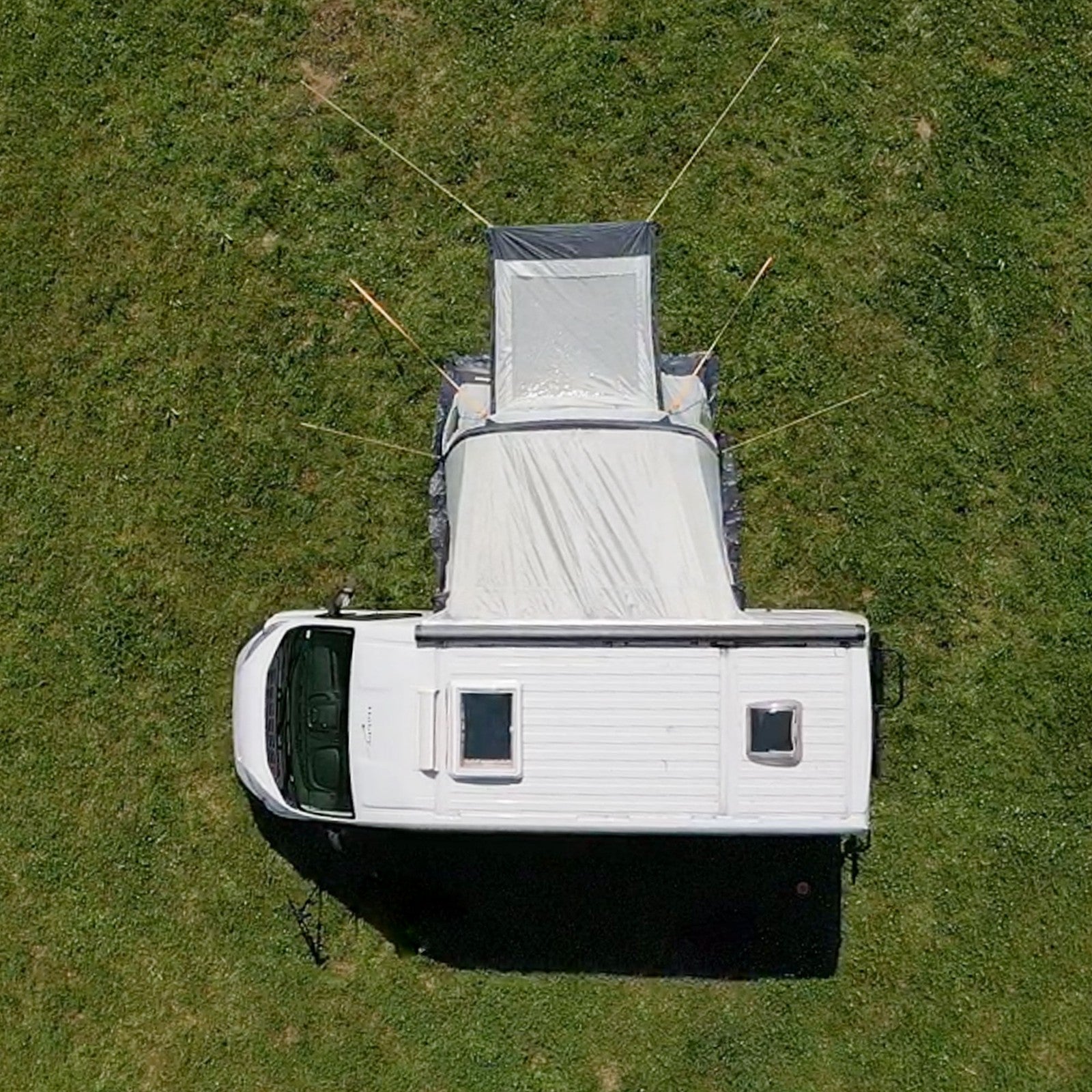 Geräumiges Seitenzelt 220x250 cm für Camping und Wohnwagen - Luftvorzelt mit 7mm Keder