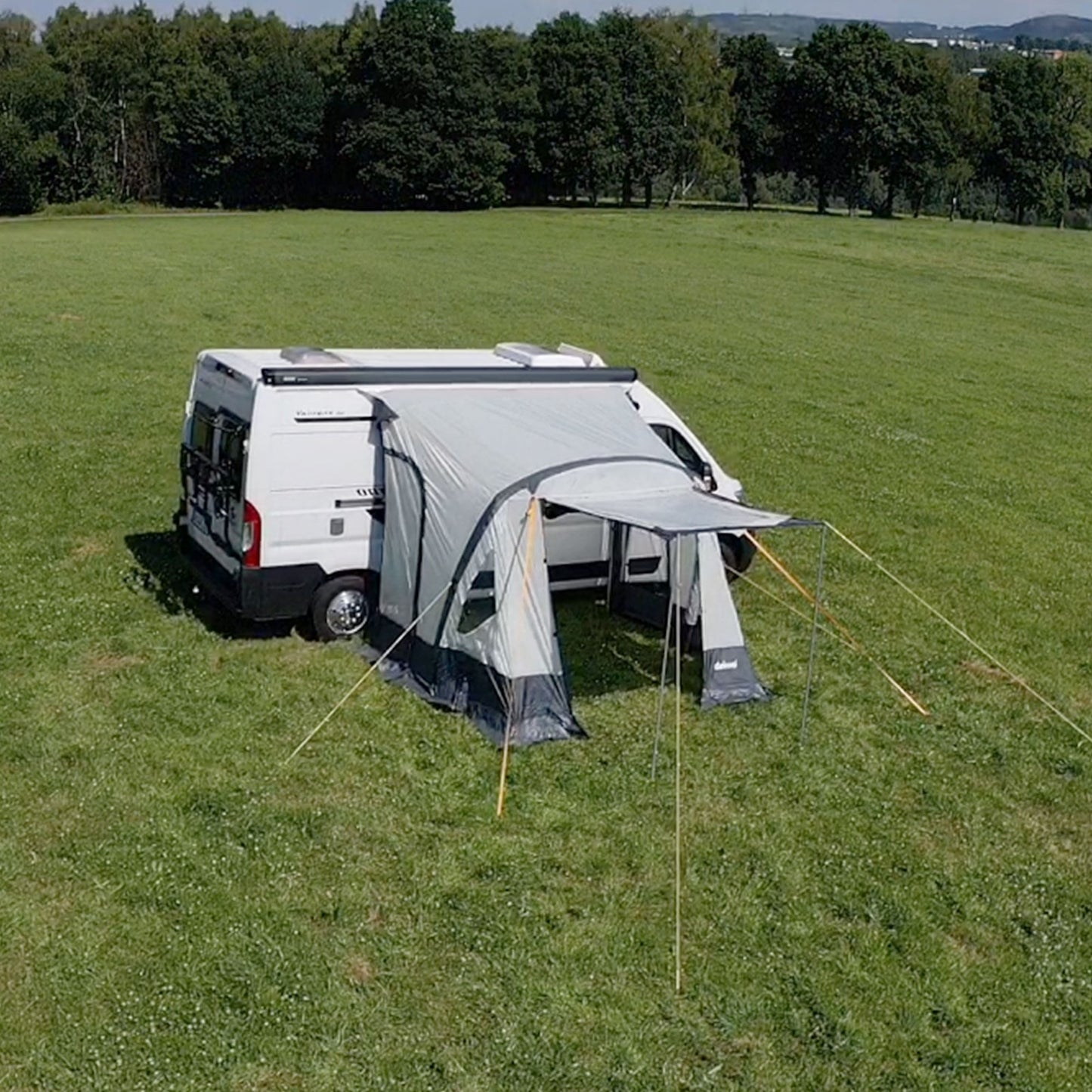 Geräumiges Seitenzelt 220x250 cm für Camping und Wohnwagen - Luftvorzelt mit 7mm Keder