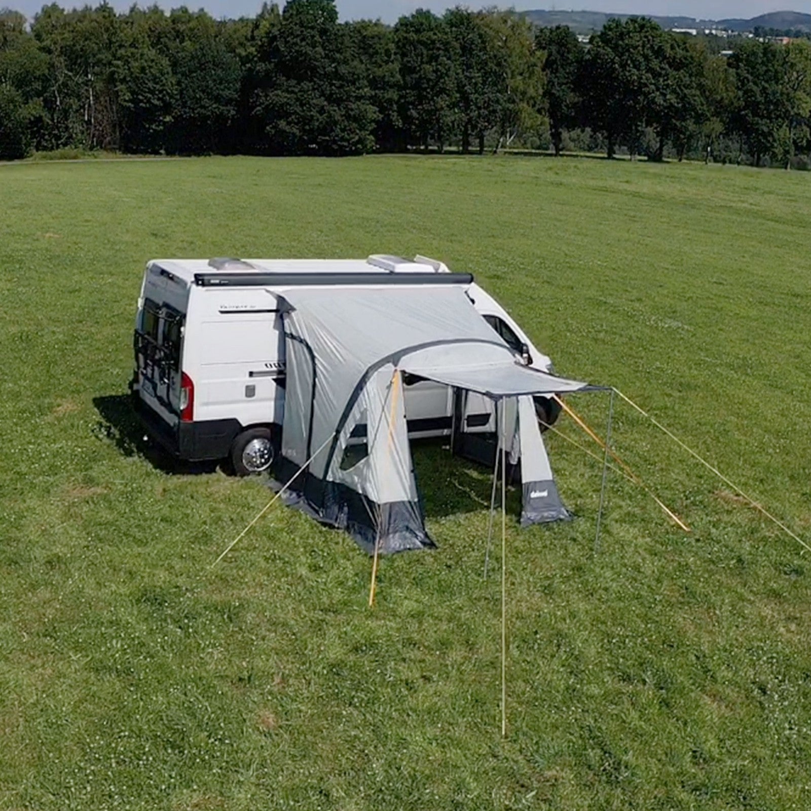 Geräumiges Seitenzelt 220x250 cm für Camping und Wohnwagen - Luftvorzelt mit 7mm Keder
