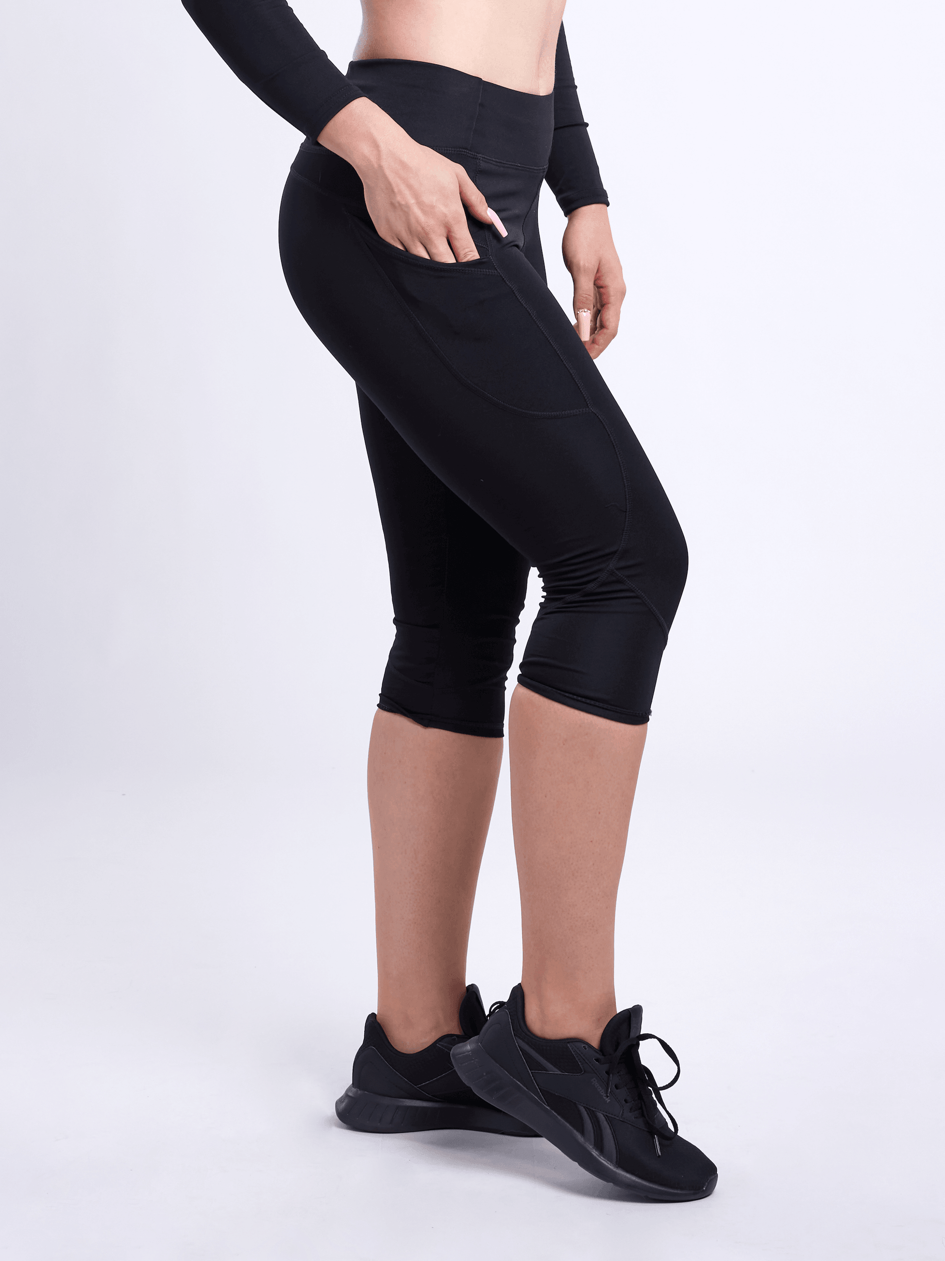 Mid-Rise Capri Fitness Leggings with Side Pockets - Outdoorsavage