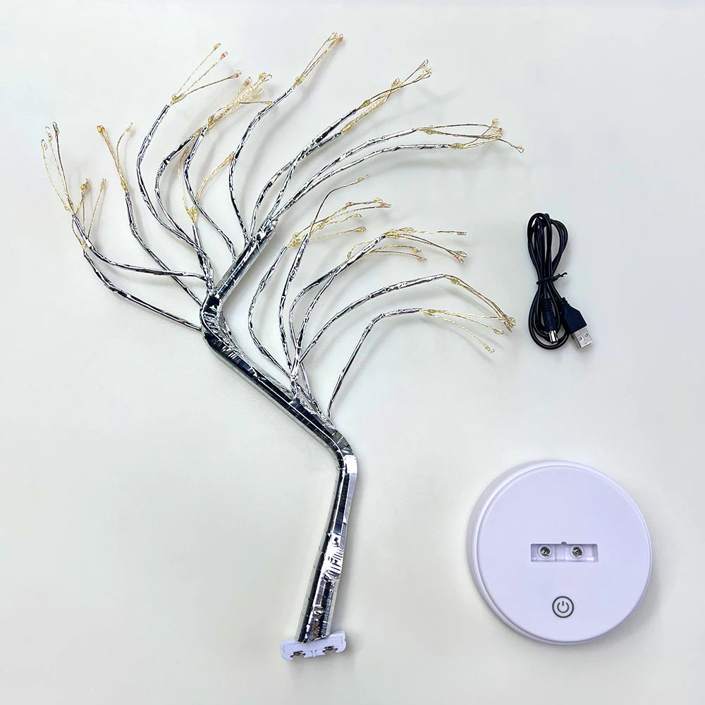 Dieses Produkt ist eine 36/108Leds Tabletop Tree Lampe, die für eine stimmungsvolle Beleuchtung sorgt. Die dekorativen LED-Lichter können in verschiedenen RGB-Farben leuchten und schaffen eine atmosphärische Stimmung für Partys, Halloween und Weihnachten. Perfekt für die Dekoration von Zuhause oder als Geschenk für Freunde und Familie.